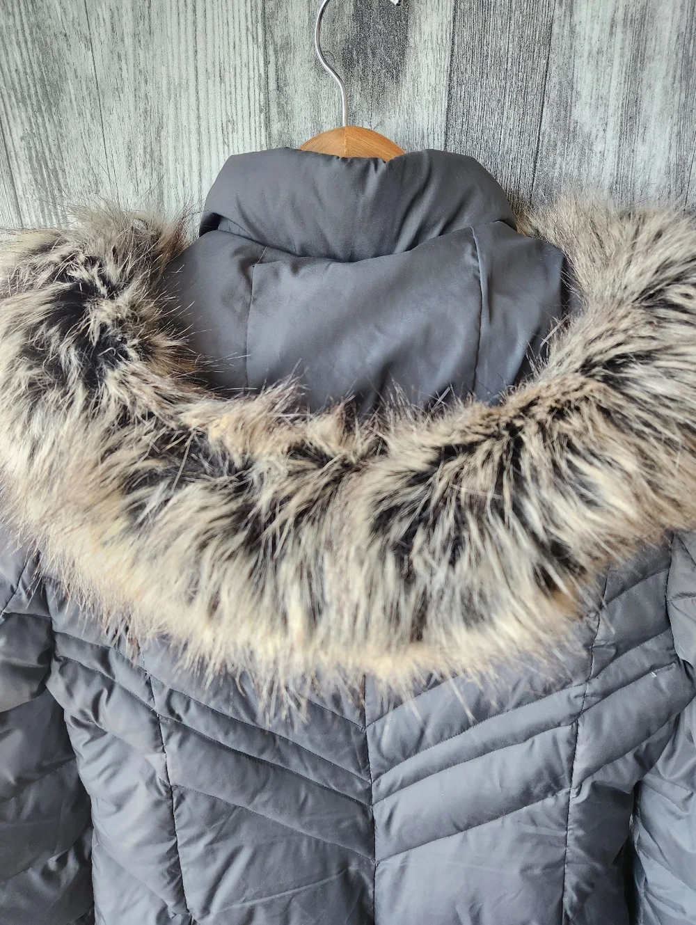 London Fog Chevron Goose Down Feather Puffer Wnter Coat Grey Faux Fur Small - Picture 7 of 10
